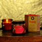 Bio Duftkerze, handgeschöpft  - Rose: Moodbild mit brennender Kerze von Shiva Girl